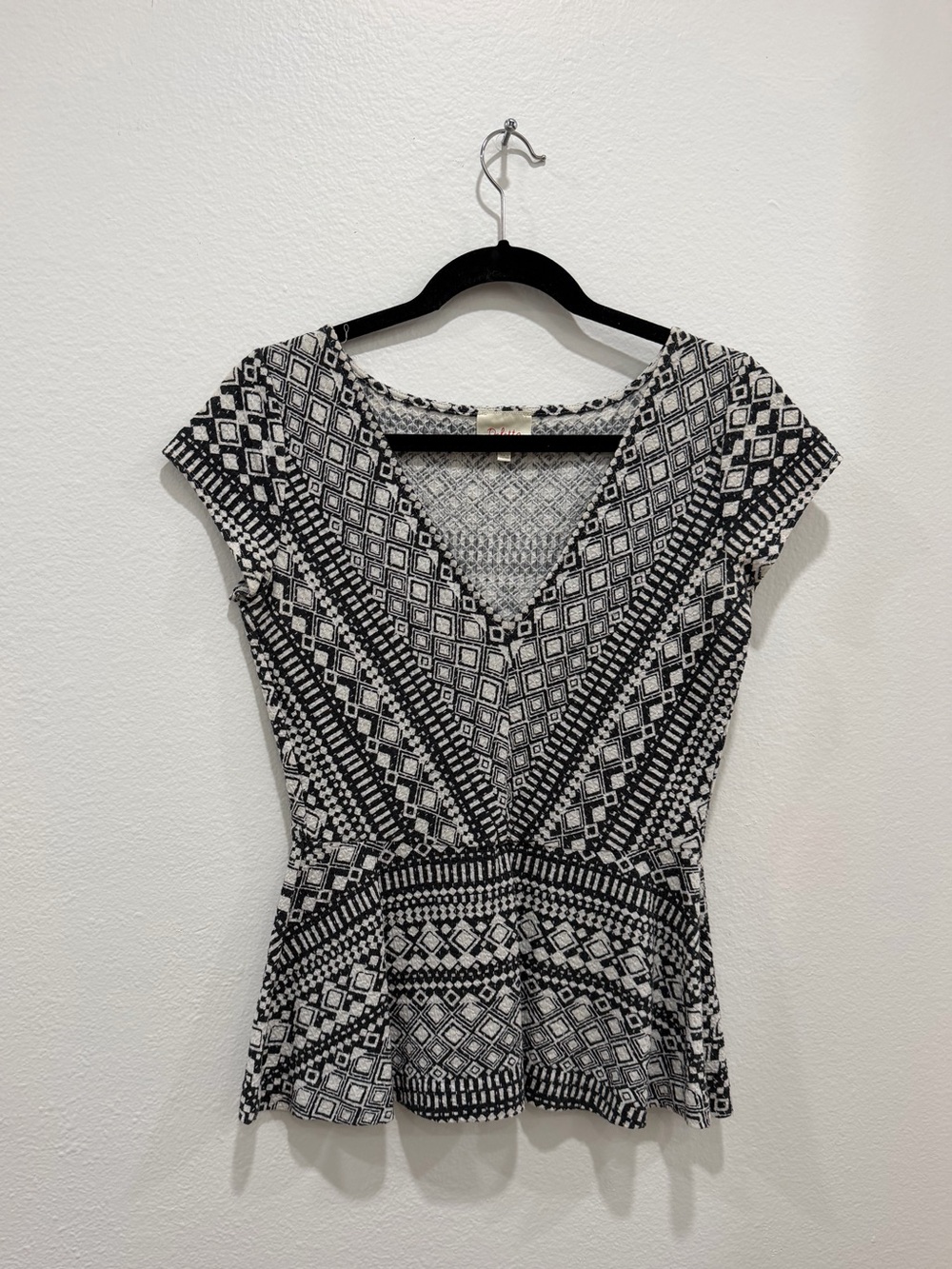 Anthropologie Deletta brand Black and White Geometric V-Neck Peplum Top